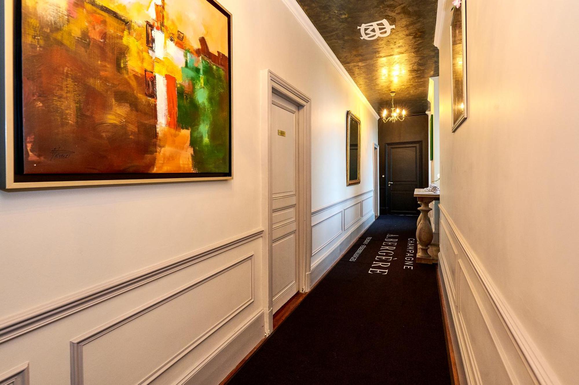 Champagne Andre Bergere & Suites Еперне Екстериор снимка