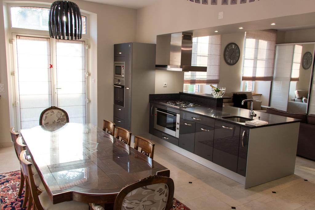 Champagne Andre Bergere & Suites Еперне Стая снимка
