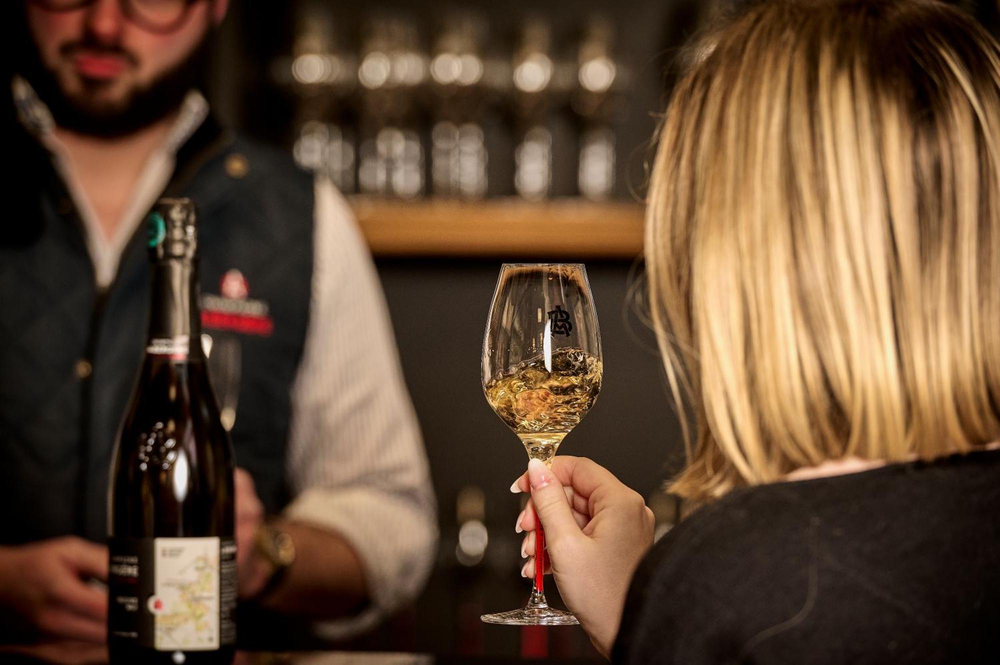 Champagne Andre Bergere & Suites Еперне Екстериор снимка