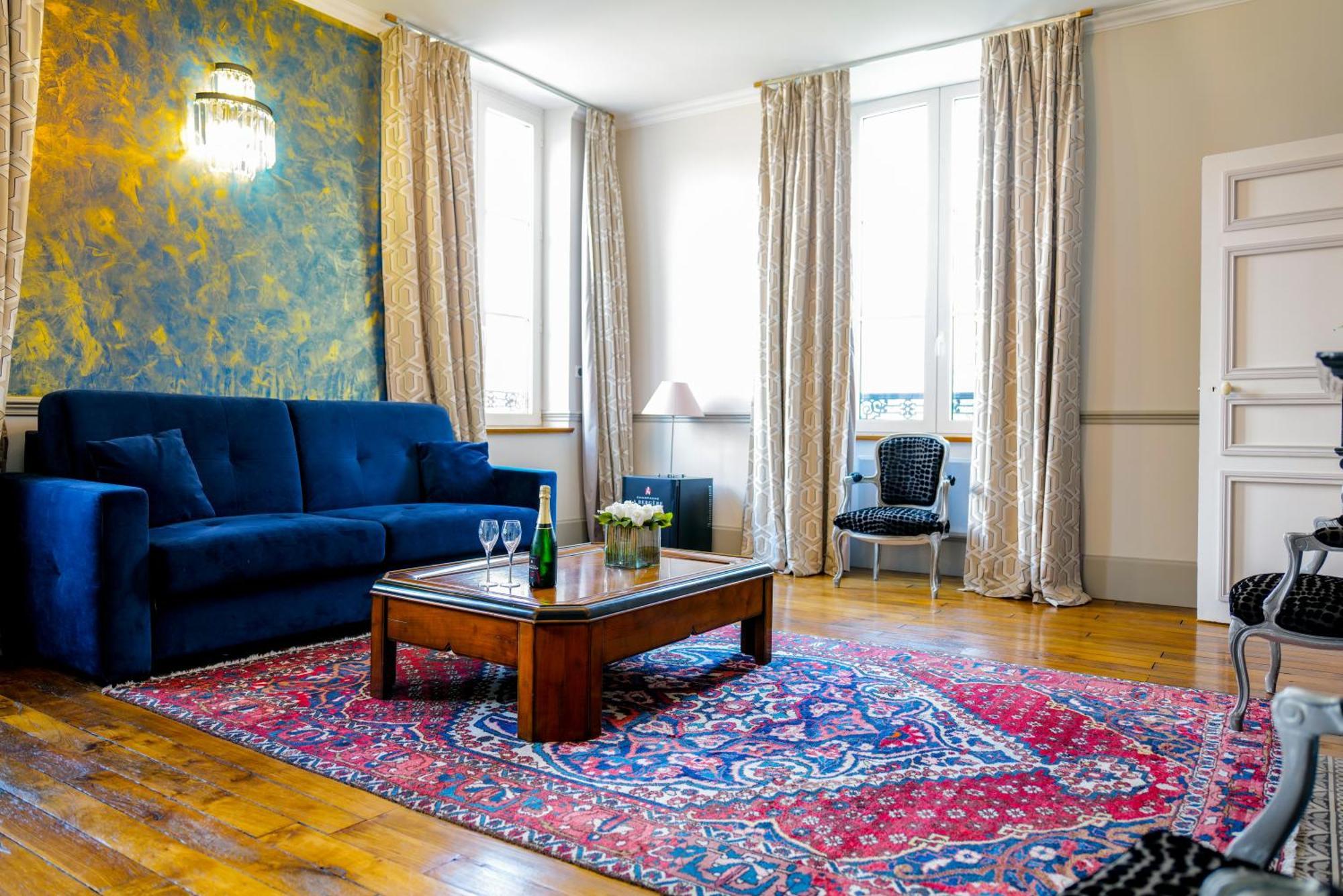 Champagne Andre Bergere & Suites Еперне Екстериор снимка